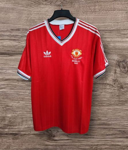 Man Utd ( Retro / Stapleton 9 ) Fa Cup 1983 ,jersey, Size L .