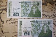 1 Pound B Series Sequential Pair 09/09/82 Queen Medb IRISH NOTE