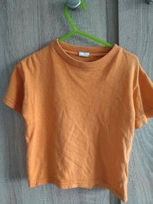 Orange  t shirt 3 years old barely worn