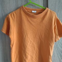 Orange  t shirt 3 years old barely worn