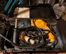 DeWalt hammer/SDS 110V