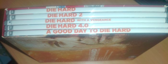 Die Hard - 5 DVD box set