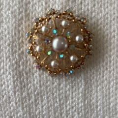 Brooch - Pearl and Iridescent Crystal