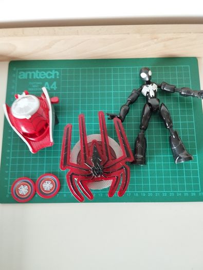 Spider-Man Black Suit Figure + Web Disc Launcher Bundle