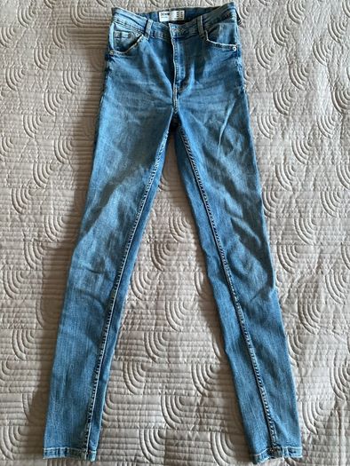 Bershka - Skinnies High Rise - Size 38 UK