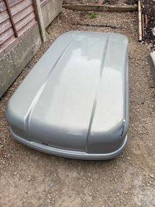 Roof box