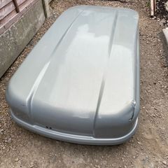 Roof box
