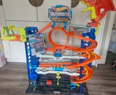 Hot Wheels Garage