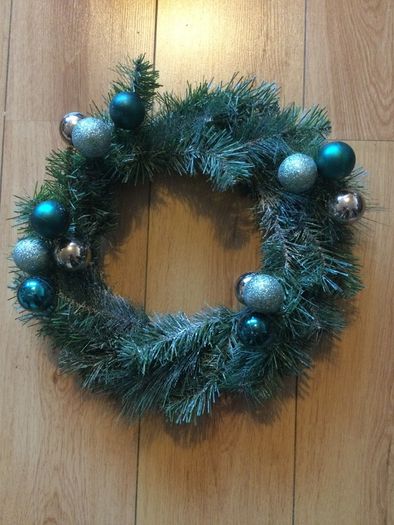 Christmas Wreath with baubles