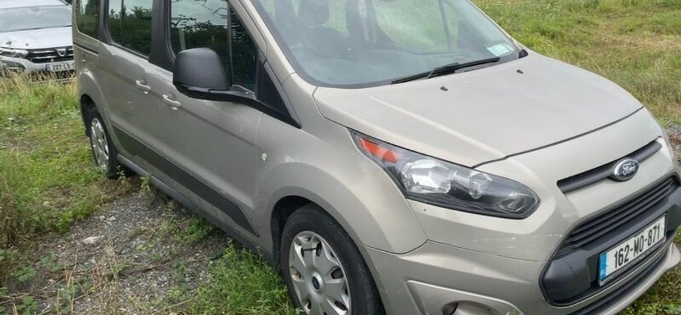 Ford connect wheelchair accessible 7 seater