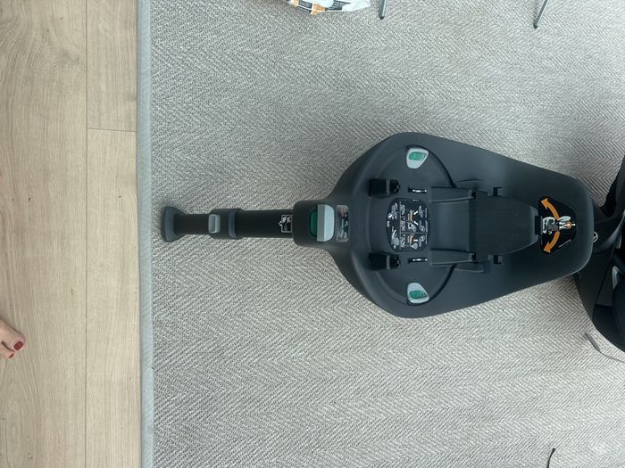 Cybex Cloud Z i-Size and Cybex Isofix