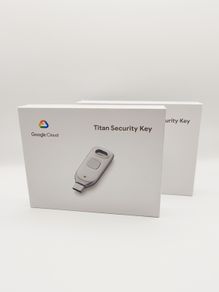 Google Titan Security Key (USB-C + NFC) YubiKey