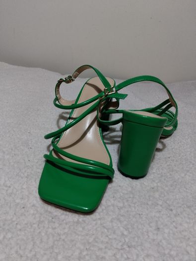 Beautiful Green Shoes New