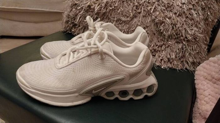 Nike size 4 perfect immaculate were 120