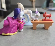 Rarity Loves to Style near complete set Mini figure 2" MLP G4 My Little Pony