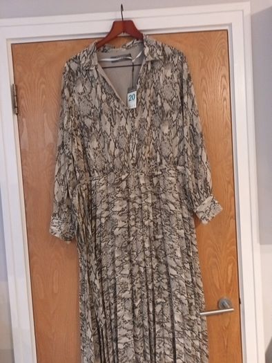 Primark  Dress.   S.20.  B.N.W.T.