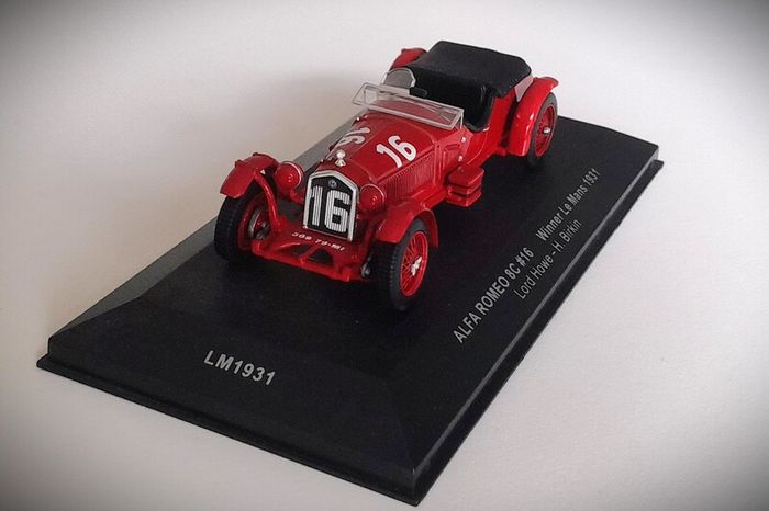 Diecast Model Le Mans Winning Alfa Romeo 8C 2300 Le Mans 1931 1st - IXO 1:43