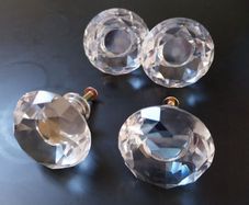 Crystal knobs x 4, new 40mm. Reduced to E8