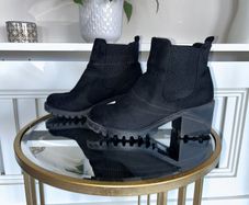 Ladies Black Block Heeled Faux Suede Ankle Boots from River Island. Size UK 6 / EU 39