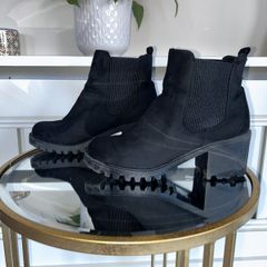 Ladies Black Block Heeled Faux Suede Ankle Boots from River Island. Size UK 6 / EU 39