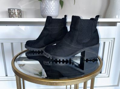 Ladies Black Block Heeled Faux Suede Ankle Boots from River Island. Size UK 6 / EU 39