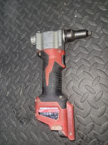 milwaukee rivet gun