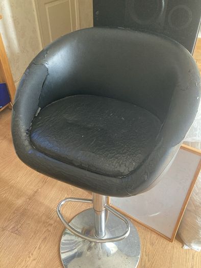 bar stool