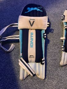 Cricket thigh pads