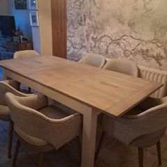 Extendable Solid oak table
