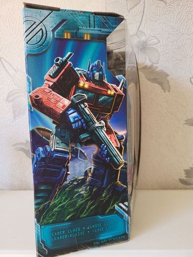 Transformers Earthrise Optimus Prime