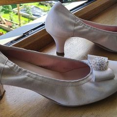 Le babe cream shoes sz 8