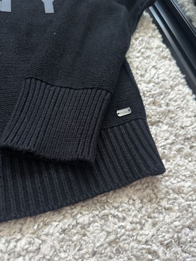 DKNY black jumper (xs)