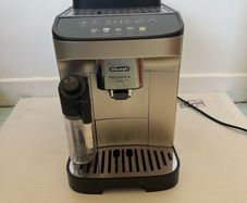 De'Longhi Bean to Cup Coffee Machine Magnifica Evo