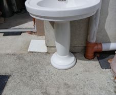 Bathroom sink