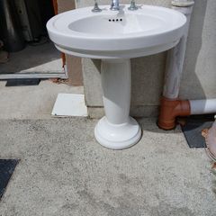 Bathroom sink