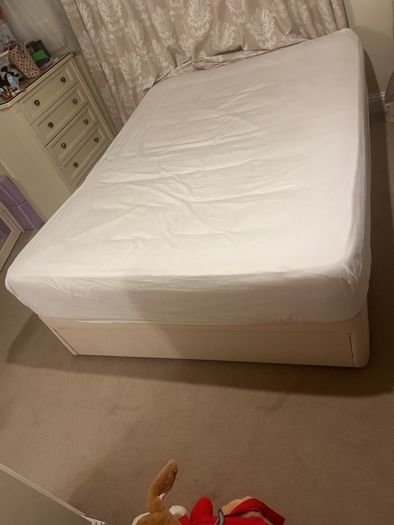 Double divan bed base with drawer