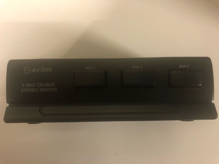 3-Way CD/AUX Stereo Switcher