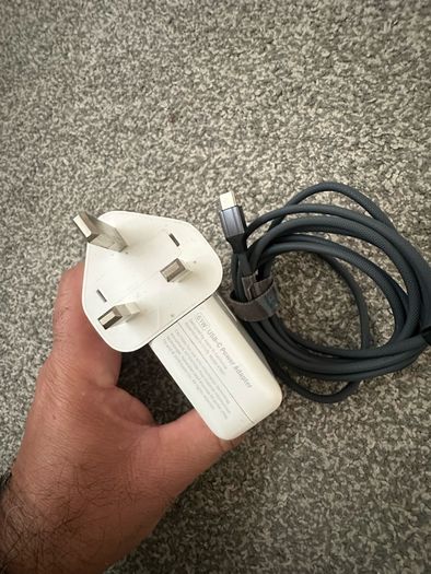 Apple MacBook charger