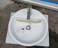 round hand sink