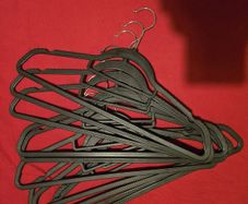 20 pk Clothes Hangers w/ Swivel Hooks