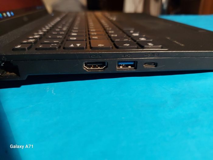 Fujitsu Lifebook Stylistic Series, Model A1530,  Intel Core i5-1035G1 CPU, 1.19GHz, 8GB Ram, 300GB SSD, Windows 10, Microsoft Edge, Chrome and VLC