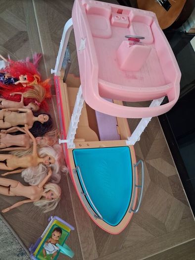 Barbie Boat
