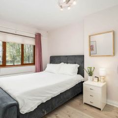 Bed king size