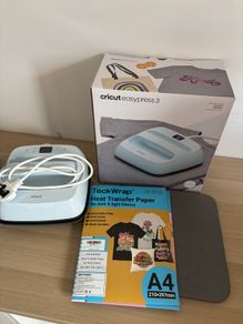 Cricut Easypress3 with accessories