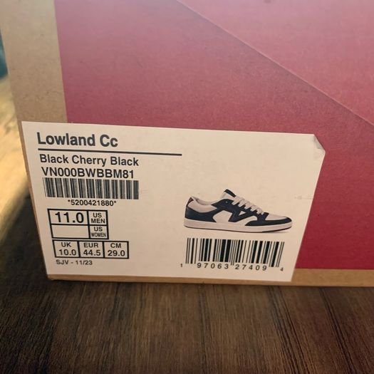 Vans Lowland