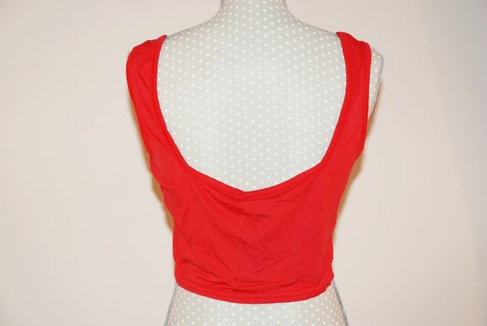 RED TOP   Prettylittlething