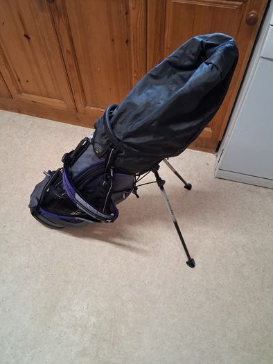 Golf Clubs. Set Of US Kids Left Handed Golf Clubs For 9 To 10 Years In Very Good Condition.  Collect In Dublin Or Receive Via Post.