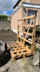 L shaped window fumigated transportation pallet