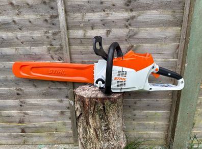 STIHL MSA 220 C Cordless Chainsaw AL 300 Charger Brand New