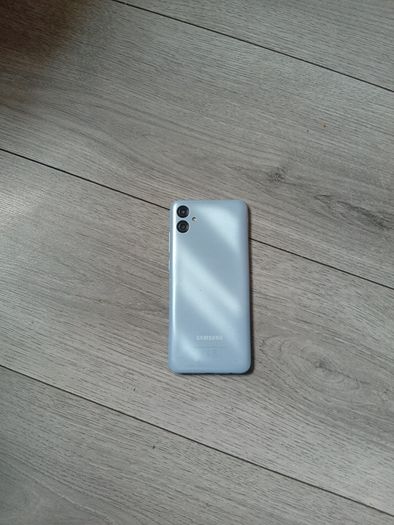 4 Samsung Mobiles (read Description)